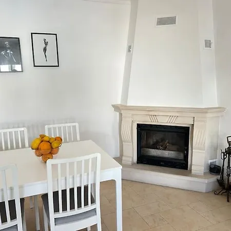 Belle Maison Avec Piscine Chauffee * Албуфейра